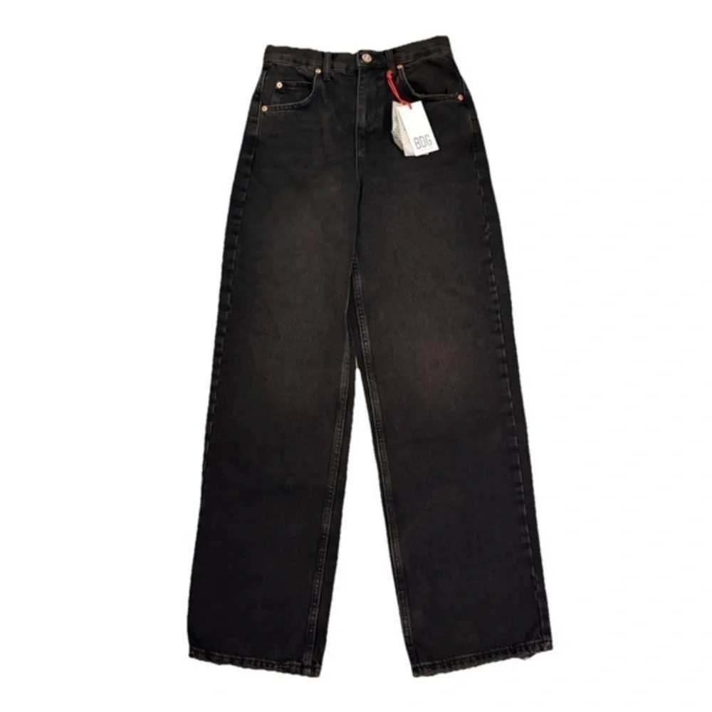 NWT BDG Black Boyfriend High Rise Jeans Relaxed Fit Distressed